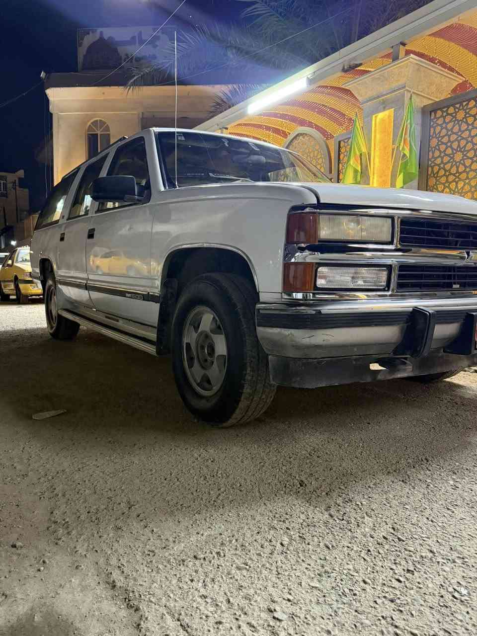 السلام عليكم اخوان حي إم سي سوبر بان موديل1994 السيارة مال بيت ومعمرهة بالكامل يعني تشغل وتطلع 
السيارة صبغ عام و منضومة اضائة جديدة كلة جديد من لايت وبك لايت شباك امامي جديد كابرينا جديدة تايوان بحالة جيدة ودوشمة جديدة 
السعر 41 ورقة والشراي يدلل 
العنوان بغداد كمب سارة قرب نادي المشرق 
السيارة باسمي وتحويل مباشر وأي غرامات اني ادفعهة 
رقم صاحب السيارة ***********
