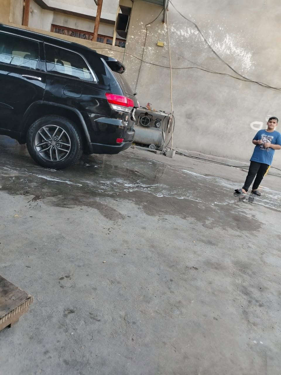 كي شيروكي ١٧ بدون حادث كاملة المواصفات.. السعر دفترين وبيه مجال ***********
