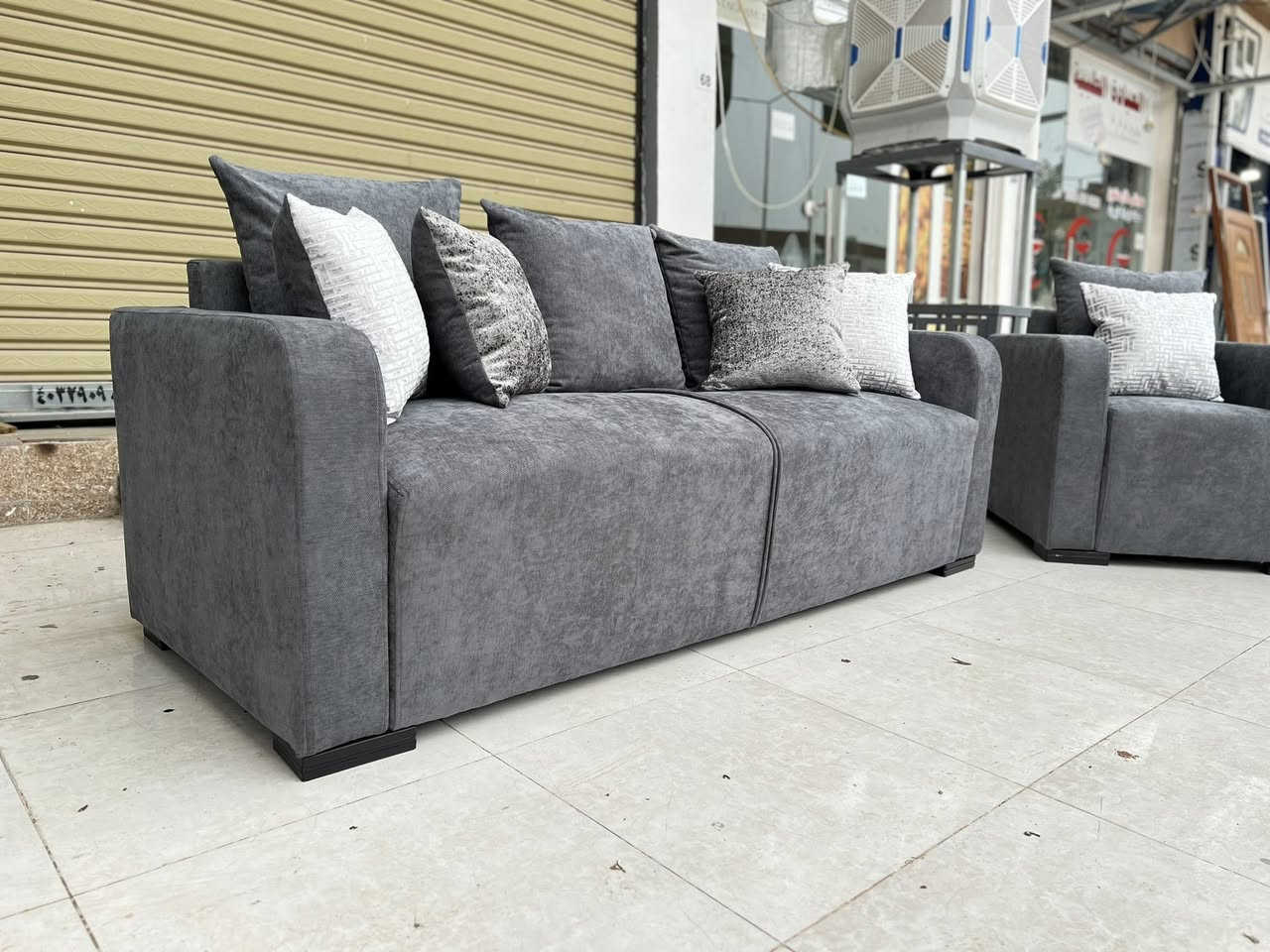 جديد تخم تركي مودرن New🇹🇷{ 10 مقاعد }
ماركة (هوم إستنبول) الماركه قوية كلش ومعروفه
التخم معروف بي  المتانه والراحه بالجلوس 
السعر 955 الف
للاستفسار واتساب ***********
عنوان مجمع شارى ئاندازيان مقابيل فلوريا ستي 
يوجود توصيل جميع محافضات العراق بغداد 150 الف 🚚
