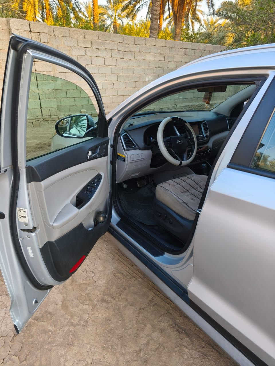 السلام عليكم
توسان موديل 2018 
وارد امريكي
بدون صبغ
ماشية 120 الف ميل
رقم بغداد 
محرك GDI 2000
السيارةمكفولة وجاهزة
للتواصل هذاالرقم ***********
