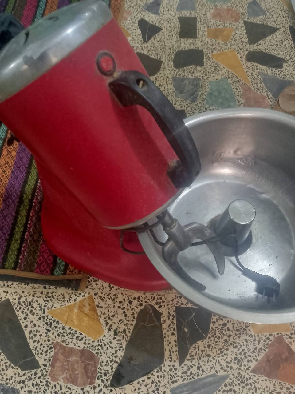 عجانة ١٠ كيلوات للبيع استخدام قليل اقل الشهر السعر خاص 
***********
