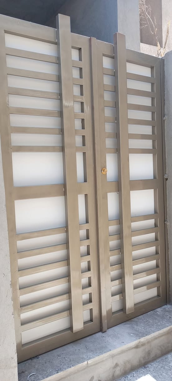 حداده عامه بغداد الشعله تفاصيل خاص وبلخدمه
***********
***********  المليم ونص سعر المتر 55 الف
                           المليم و8 سعره المتر 65الف
                            نوعيه الحديد تركي
