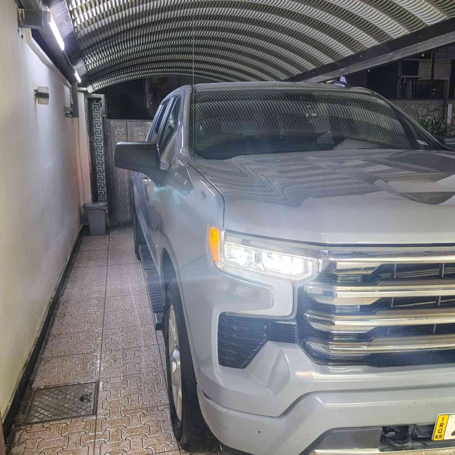 السلام عليكم 
شوفرليت سلفرادو 2024
للبيع او المراوس حسب الرغبه
اللون سمنتي مميز
باب طويل بدي قصير
رقم اربيل الدولي 
حادثهه جدا بسيط بدون دواخل موجود بل صور فقط بارد مرجع بس بدلته وضميه الابلادي موجود
سيارة كفالة عامه عدا حادث امريكا
كشن كهرباء
باب البدي كهرباء
رادارات
تو ويل
محرك 2700
ماشية 25 ميل
تخم تاير جديد
سياره عليهه اضافات هواي من الامارات 
دوشمه كشنات وكاعيات جلد بلادي
مكانهه بغداد /الكرخ
السعر 285$
*********** للتواصل
