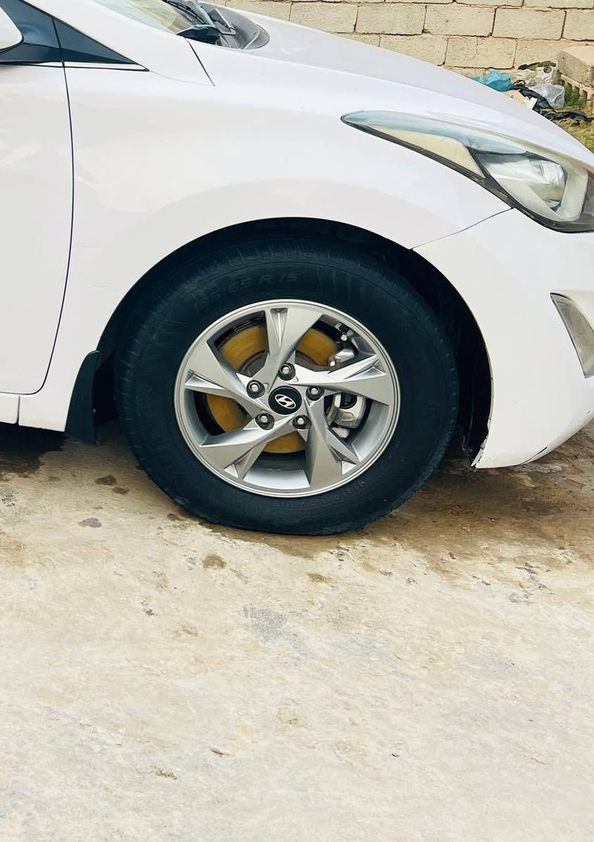 ألسلام عليكم الانترا 2015 خليجي محرك 2000 دوش السياره اعلئ فئه GLS رقم انكليزي بأسمي مداور ثاني يوم
السياره تخم تاير جديد حداديه فول السياره جديده مكاني كربلاء طريق النجف السعر ١٣٠ وبيهه مجال قليل اتصل ***********
