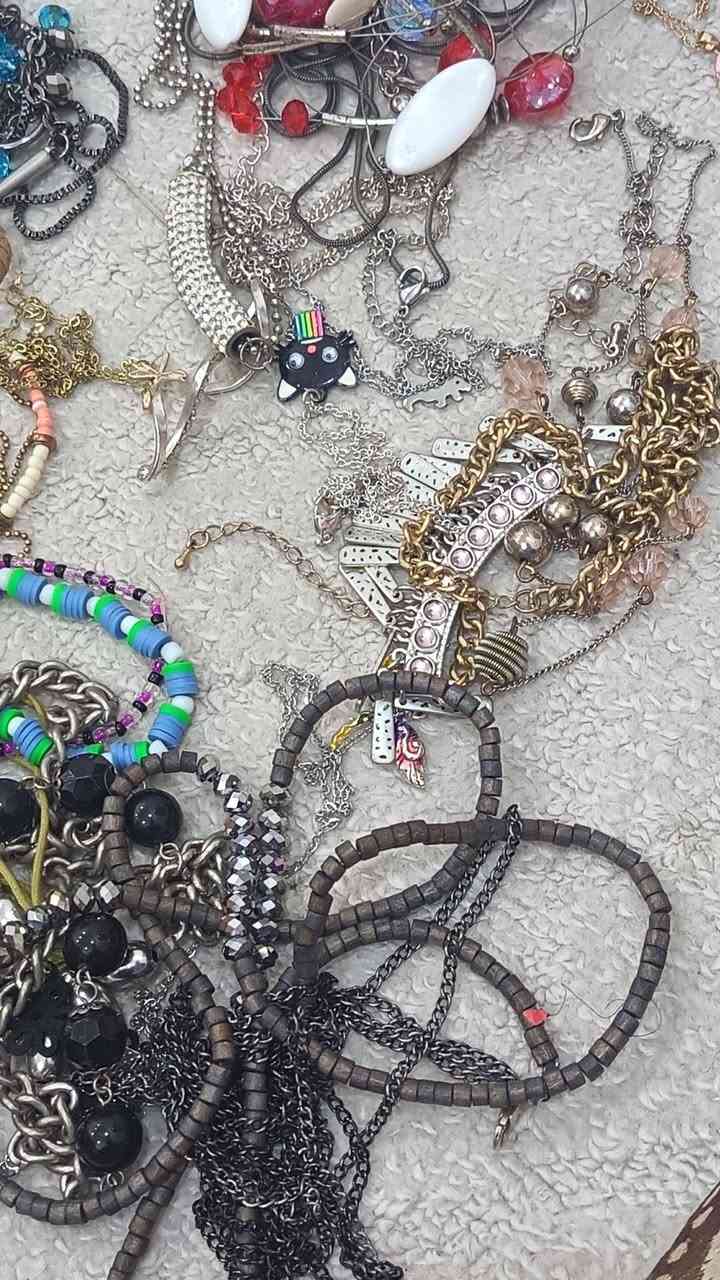 شلعة إكسسوارات قلايد وسوارات ومعاضد أكثر من ١٠٠ قطعه ب٢٢ الف تطلع قطعه أقل من ربع بدون تالف


**إذا كنت صاحب هذا الإعلان وتريد حذفه لأي سبب، رجاءا أرسل رسالة إلى الدعم الفني**