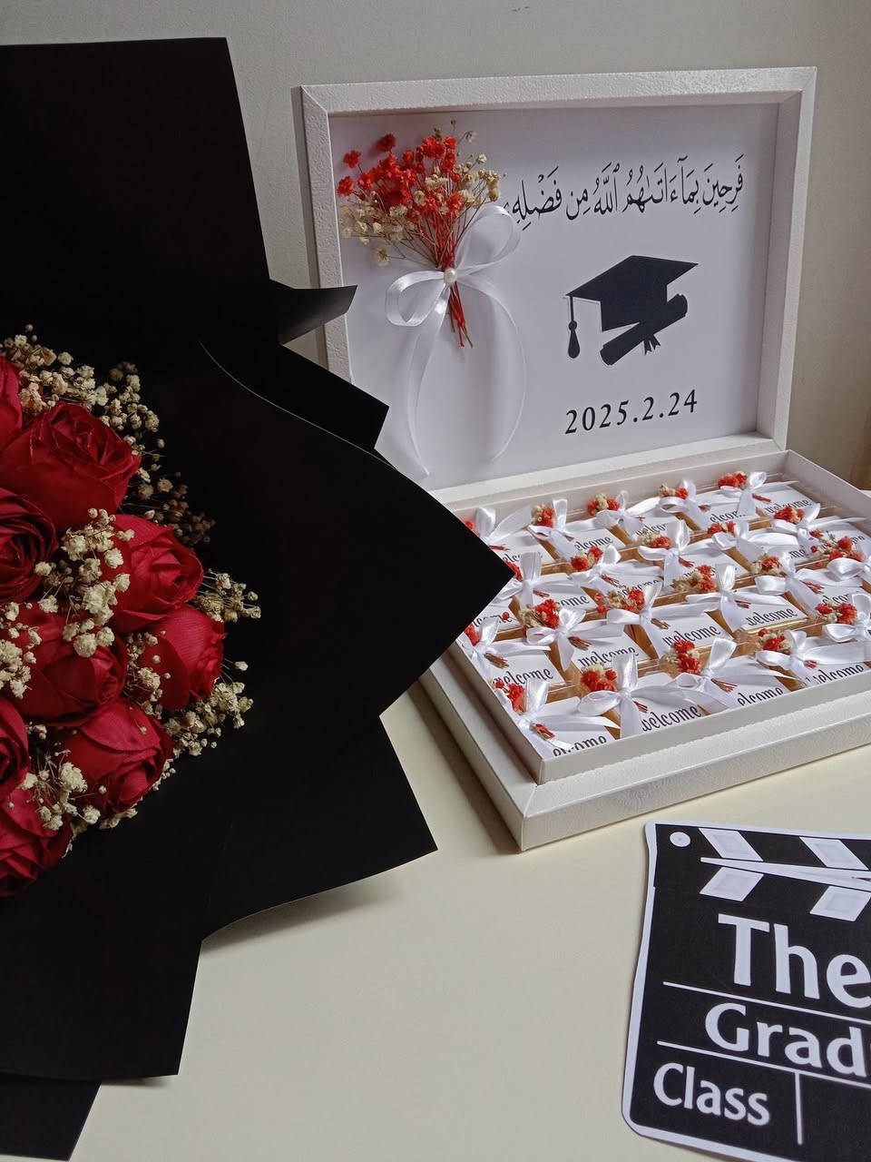 من كان سببًا في رزقي ارزقه الله أضعاف ما يتمنى 
توزيعات 
مسكات
لوحات
ستيكرات 
للخريجات 
@إشارة


**إذا كنت صاحب هذا الإعلان وتريد حذفه لأي سبب، رجاءا أرسل رسالة إلى الدعم الفني**