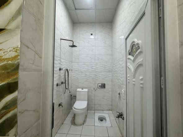 شقه طابق اول للأيجار 
تصلح لسكن العوائل 
العنوان /   الجبيله 📍
المساحه / 100  م 
المحتويات /  غرفتين منام + صاله + 
مطبخ + صحيات  
الأيجار / 600 الف  
للتواصل :
***********
***********
***********
