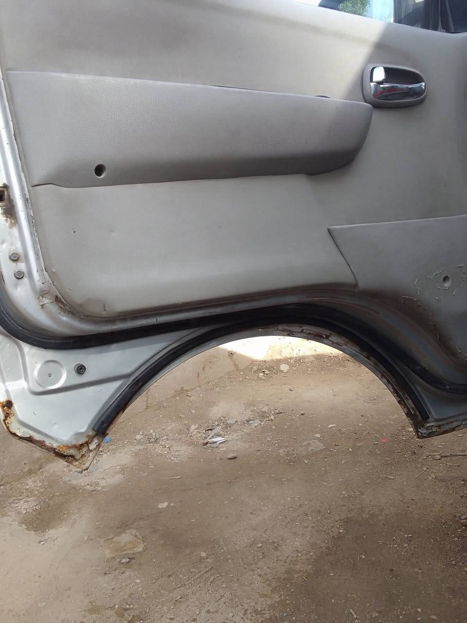 سلام عليكم بيبان جددا سعر 550 ألف بابل رقم تلفون ***********
