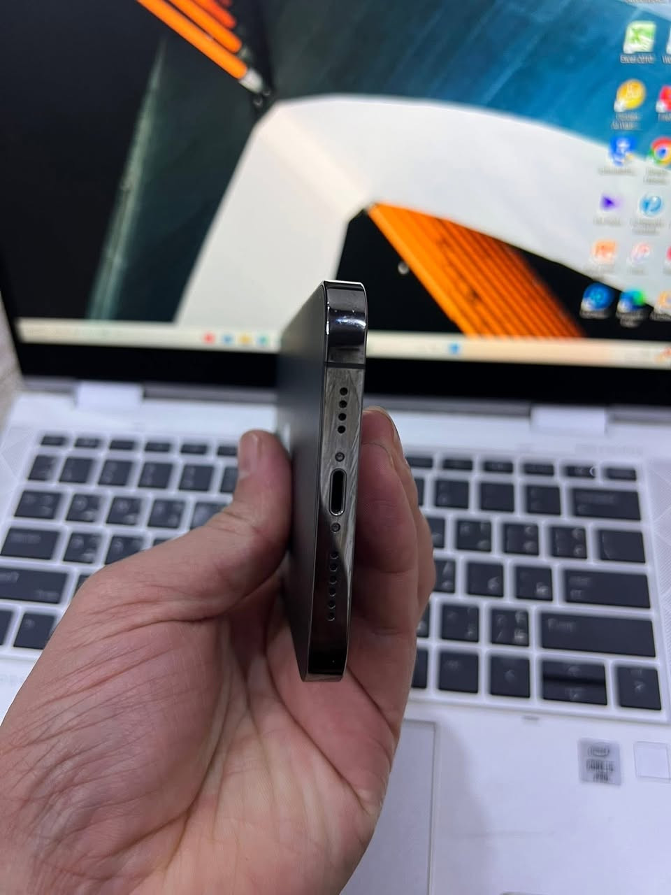 13 برو ماكس
ذاكره 128 
نموذج M تك سيم 
بطاريه 95 
شرط ما مفتوح
سعر الجهاز 625 
شراي خاص او اتصل 
*********** 
***********
