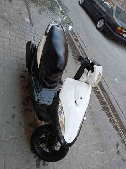 السلام عليكم للبيع ماكس عدله دراجه بلاديه مكينه ناعمه خرسه شلعه ومعدل نكره سلف كهربائيات كلها شغاله تايرات جدد طستها كلش حلوه دراجه كامله ونضيفه  السعر ٥٢٥ العنوان حي القاهره الرقم ***********
