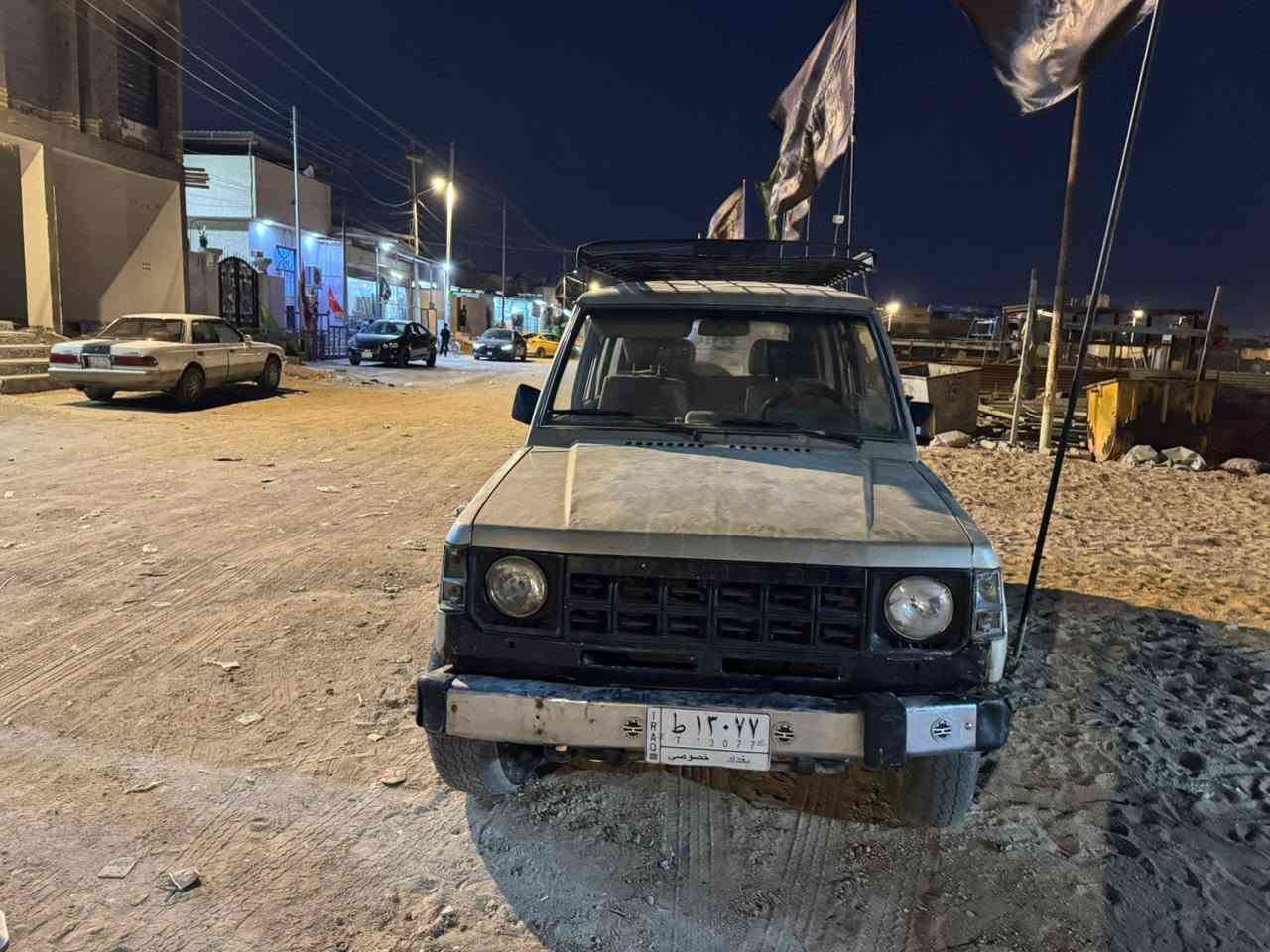 السلام عليكم من رخصه الأدمن باجيرو موديل 90 رقم بغداد 
مكينه وكير ونجي 4 سلندر لاتنقيص ولا تبخير كاطعه نار فقط المحرك مكفول 
مكان السيارة بابل الحمزه الغربي 
السعر 18 وبيه مجال بسيط 
موبايل ***********
***********
