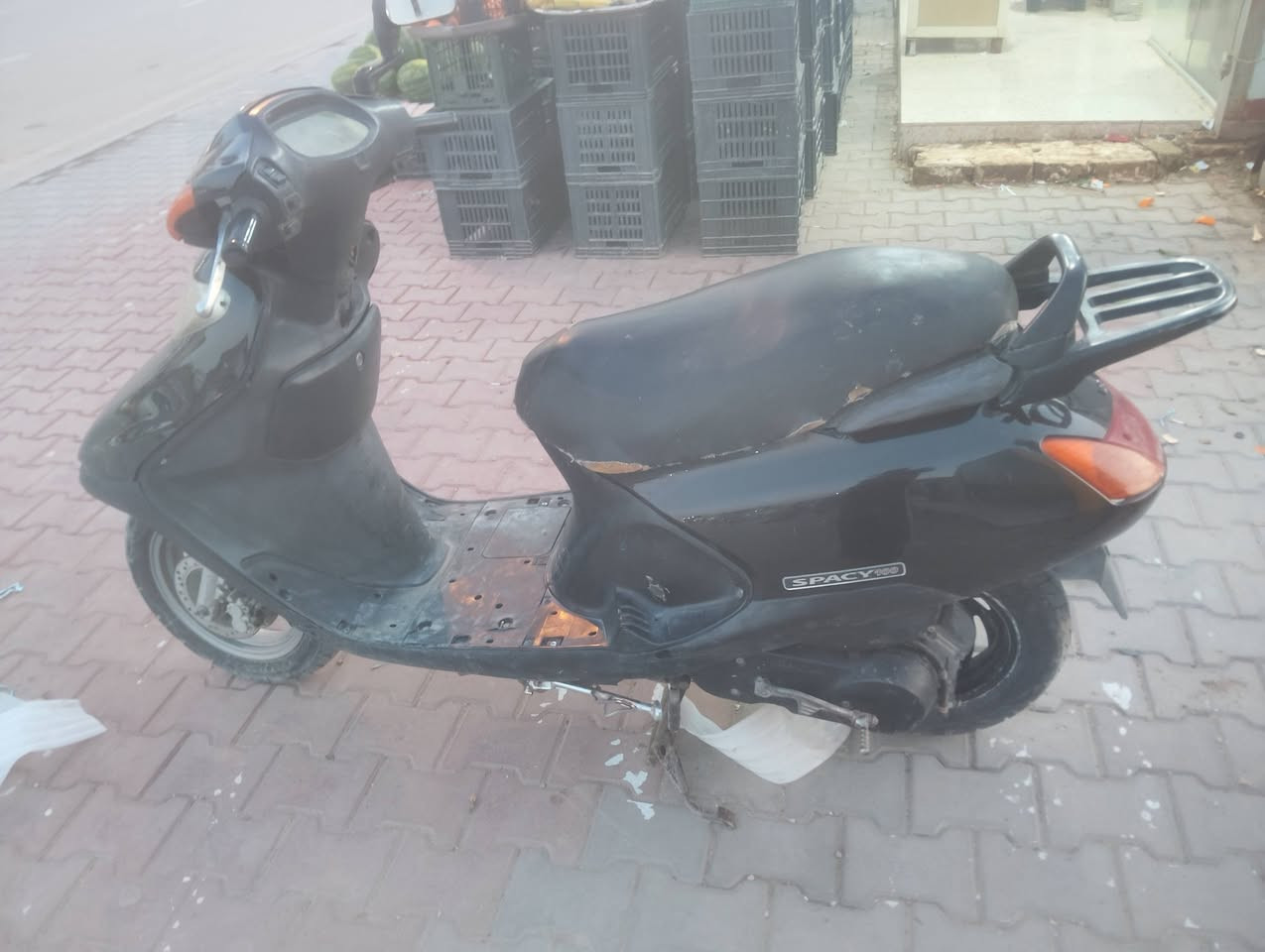 السلام عليكم 
متاح سبيسي ياباني للبيع دراجه جاهزه للاخير ربع ماتذب عليه سلف هندر كهربائيات كله شغاله كابريتر بلادي قبق هندربلادي مكينه ناعمه خرسه صالنصه ابلاديه دشبول ابلادي كوت خاجيه شارع 40 موبايل ***********
