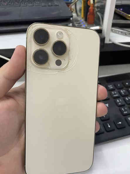 ايفون ١٤ برو ماكس ٢٥٦ دبل سيم
ايفون ١٤ برو ماكس ٢٥٦ دوو سيم
بطارية مبدل وكسر خفيف بالظهر
الجهاز كلو بضمان بدون عيوب فقط بطارية مبدلة
دبل سيم ٢٥٦ غيغا 
سعر ٧٧٥ الف 
اربيل القلعة سوق الموبايلات ***********
