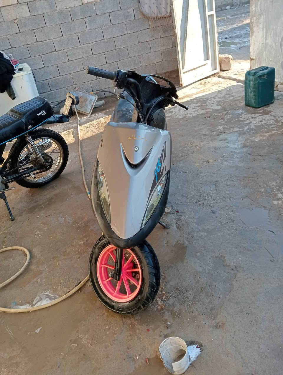 سلام عليكم  دراجه ماكس عدله شغاله سلف واهندر بوشه 55نضيفه الكفرات كامله  مكاني بغداد بل الزعفرانيه رقمي واتساب ***********
