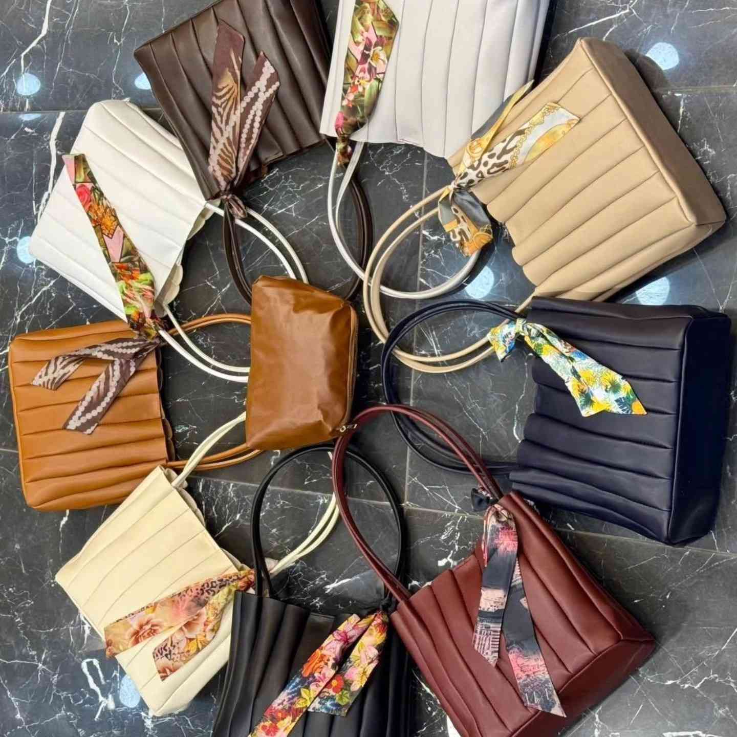 جنط نسائيه تركيه كواليتي عالي 🇹🇷👛 
يتوفر توصيل لجميع محافظات العراق 5الف فقط 
جملة ومفرد 
يتوفر جميع موديلات وجميع ألوان 
لطلب منتج مراسلة صفحه 📩📨


**إذا كنت صاحب هذا الإعلان وتريد حذفه لأي سبب، رجاءا أرسل رسالة إلى الدعم الفني**