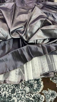 فستان • مقاس ٤٠-٤٢ • تصميم أردني