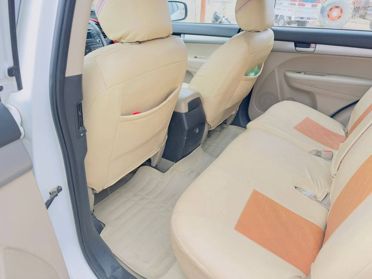 سورنتو 2013 خليجي مكفوله كفالة عامة لا ضربه ولا صبغ ولا بارد  كلين 
٢٤٠٠ دوش ٧ راكب ٣قطع تبريد 
  سياره ماشيه ١٦٠الف  رقم السليمانية جديده بمعنى الكلمة سياره مال بيت أي نقص مابيها عنوان محافظه ديالى قضاء قره تبة 
السعر 170 
***********
