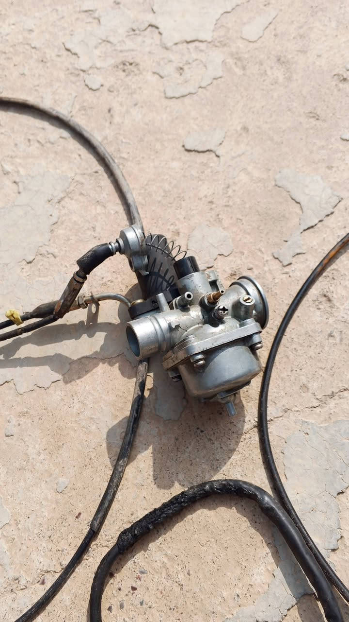 السلام عليكم ورحمه الله وبركاته عندي هاي الغراض قمجه مال سكليتر وقمجه مال ابريك وكابريتر ومكنيت وجوزه أبيعك  شلع كلهن غراض كلهن شغلات السعر 25الف وبيهن مجال حك جيتك هاذه رقمي ***********
