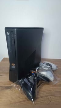 اكس بوكس ٣٦٠ • يدين اصليتين • ٩٩ لعبة