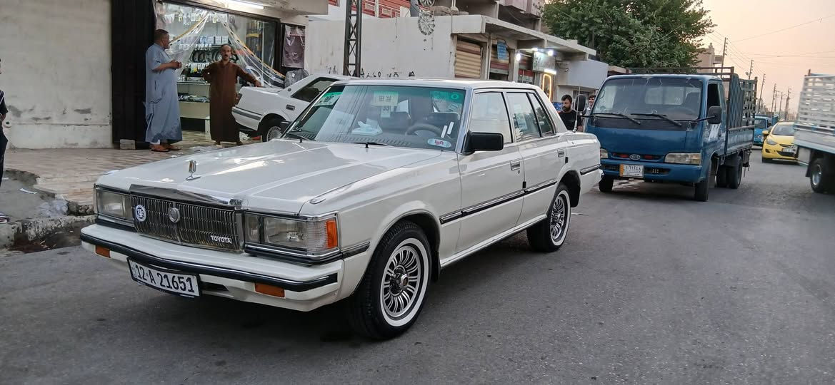 السلام عليكم سوبركراون موديل 1982 رقم دولي نينوى هزه جديدة بسمي محرك كير شرط وايرمنيا شغاله لايتات جديد تواير جديد صباغ جماليه طخم جديد طخم خلفي جديد سياره 
بسمي شرط التحويل 
مكان السيارة الموصل الجانب الايمن 
السعر 40وبيها
***********
***********
