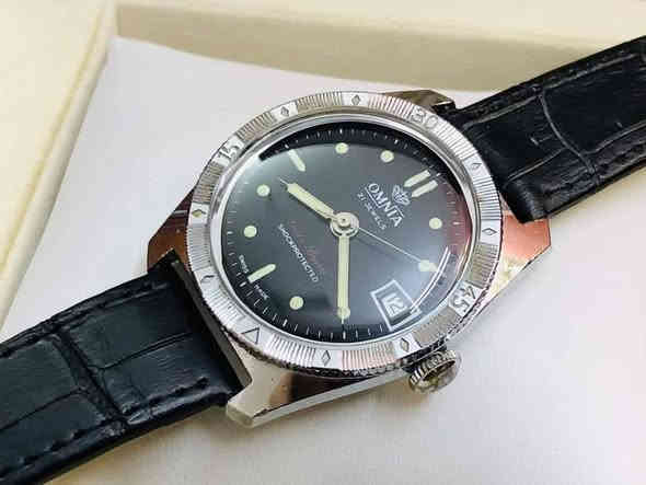 ساعة ( OMNIA ) السويسرية بتصميم دزاين شركة رولكس ، كالندر بحري ثابت ، ارقام فسفور ، عداد شهري ، تتحمل ضغط الماء ، ووتر رسستانت ، قطع كبير 42 ،،،
   ***********     واتساب
