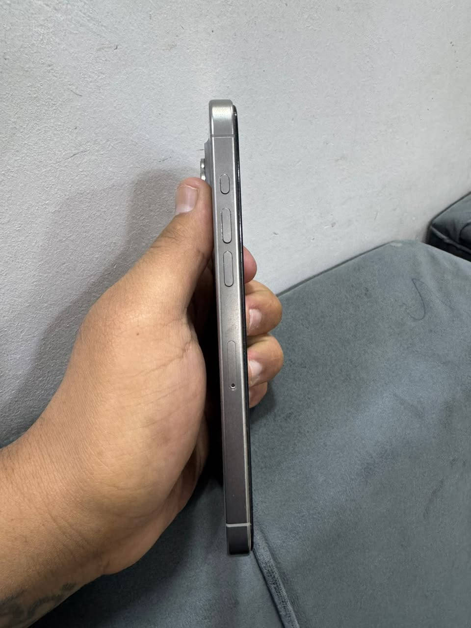 ايفون 15 برو ماكس ذاكره 256 بطارية🔋86 بلادي ع وضع شركة شخط مابي للتواصل ***********
