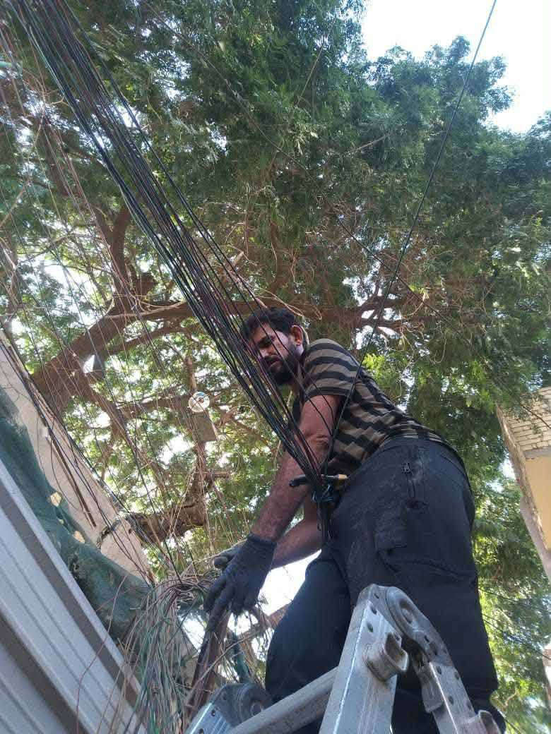 من رخصت لكادر ولادمن تنضيف مولدات وتسليك وإيرات وتحويل جوازات ونتحمل مسئوليه اي قطع *********** يوجد لدينه وتساب وحنه بل خدمه
