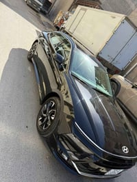 سوناتا موديل 2024 ماشيه 11 الف  اللون اسود  مواصفات شاشه  كامره لايت ع...