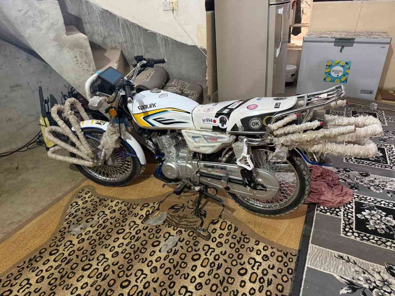 السلام عليكم دراجة سولنك للبيع موديل 2025 دراجه جنبزه خير من الله السعر 800 وبي مجال شراي تعال خاص استفسار أكثر اتصل عل رقم ***********
