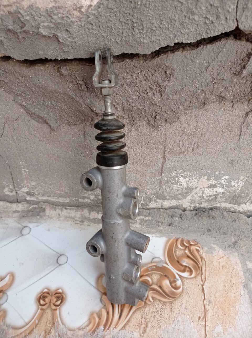 سلام عليكم عنبار تكتك تي في اس هوه مال التكتك بلادي ماله بس قشمروني المصلحين كالو بدله وبدلته وطلع مو من عنده ما بي شي سعره 30قفل***********
