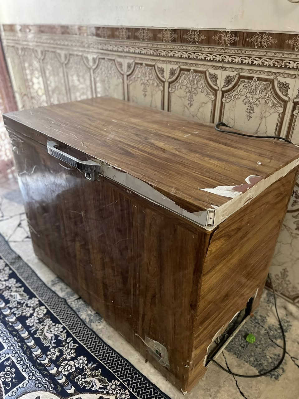 1-بايسكل تجاري نضيف الحجم 26 السعر 80 وبي مجال قليل
2-مبرده تبريد ثلج سعر 125 شغاله 
3-مجمده عاطله غاز سعره 100
4-غساله تشتغل تجفيف فقط سعر 50
5-جمبر حديد سعر 50
مكاني نجف كوفه شارع المعمل الرقم:***********
