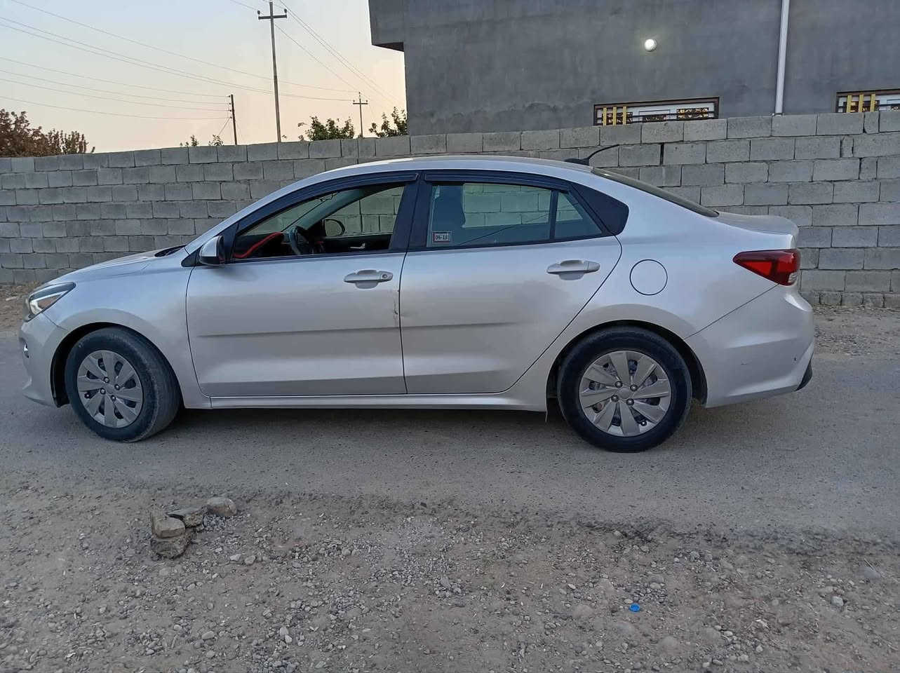 سياره للبيع 
السعر ٦٥ ورقة وبيها مجال شرط التحويل مكفوله
العنوان بغداد
للتواصل واتساب 
او الاتصال على الرقم ***********
