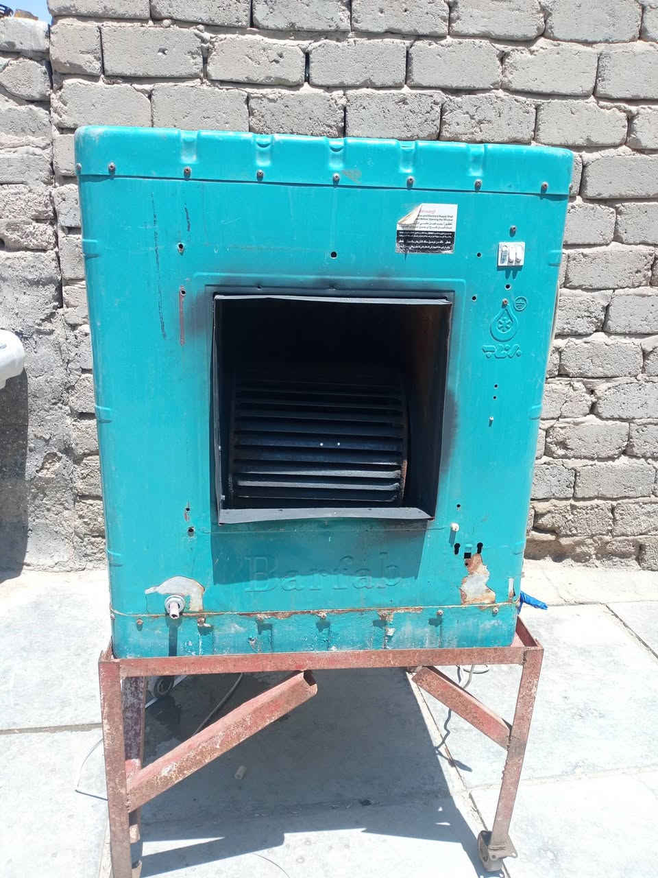 مبرده كبيره شرط الشغل سرعتين 
ابواب بلاستك 
مكانهه الطليعه بسعر مناسب
***********
