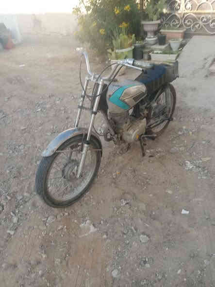 دراجه كلك اللبيع نكره سلف هندر واحد تشغل وتطلع  فقط ويل كدام يلعب سعرها175وبيها مجال بسيط مكاني نجف شارع مطار رقم ***********
