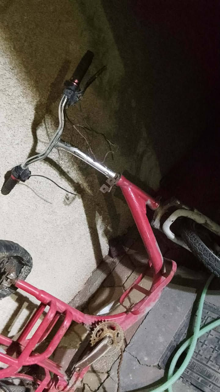 شباب عندي هذا البايسكل شحن للبيع اريده ب200وبي مجال بي نقص باتريات و كهربائيات الي يريده خل يراسلني خاص


**إذا كنت صاحب هذا الإعلان وتريد حذفه لأي سبب، رجاءا أرسل رسالة إلى الدعم الفني**