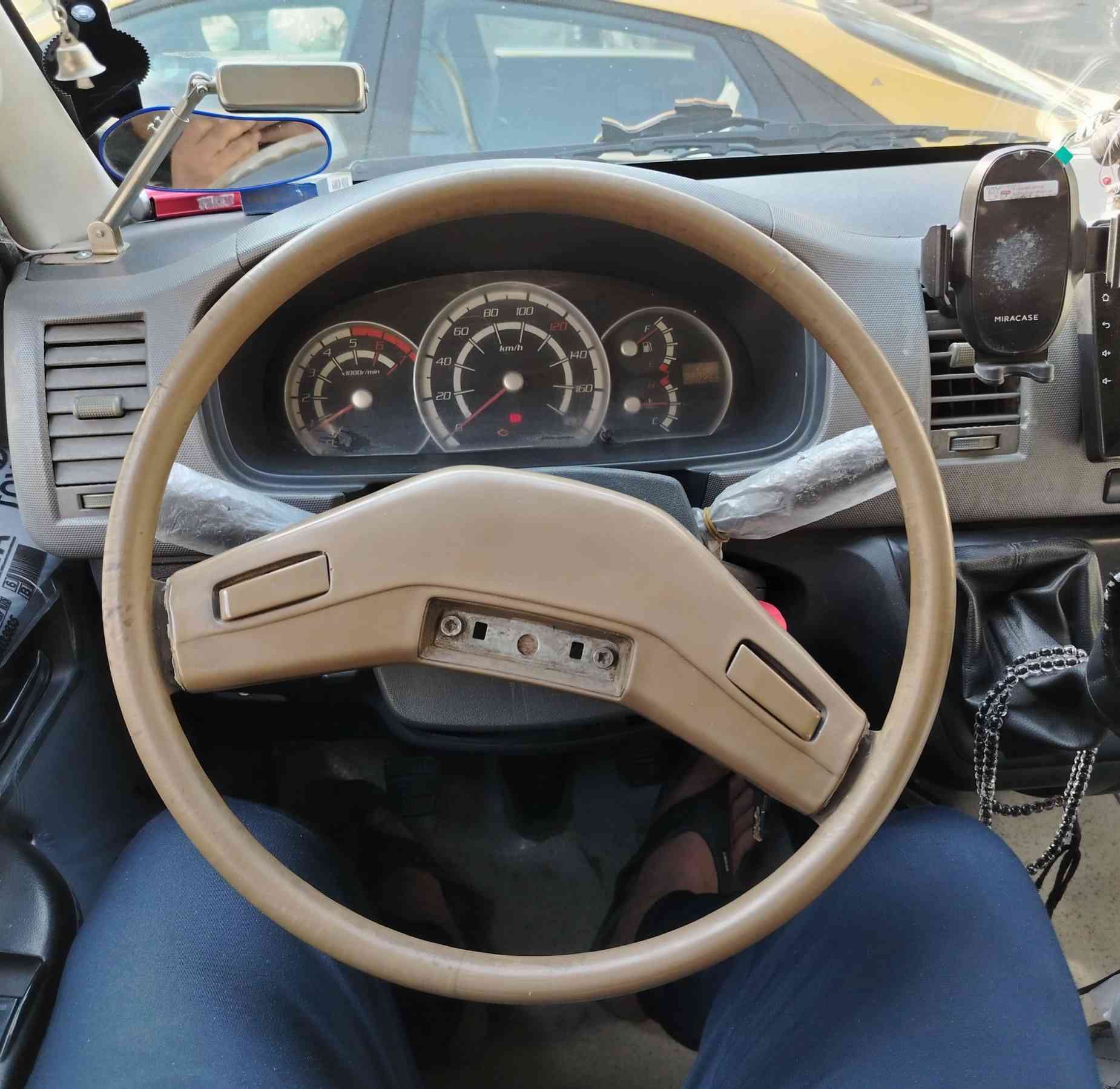 السلام عليكم مال جنبي اج تو هايسا 
درع امامي 50 مع الهوكات والاصابع
الدرع الخلفي 75 النضاف مصورها 
الدركه 75 بيهن مجال قليل
*********** بغداد
