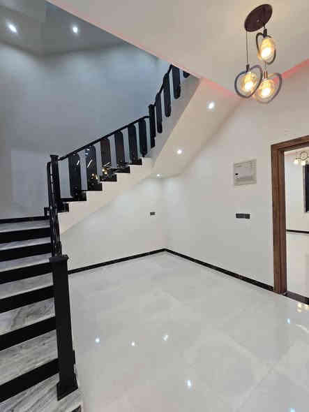 تجربه معماريه تلامس السحاب💫
 نقدم اليكم تصميم فخم يجسد معنئ الطبيعه والخيال حيث يلتقي ضوء الطبيعه بالأضاءه  الفنيه
معنا حيث تتحول الرؤية الى تجربه ناجحه 
اختر منزل احلامك من خلال هذا العرض الجديد 
 افضل العروض تجدونه هنا في هذا الموقع
للبيع تسليم مفتاح دار سكنيه متكامله قريبه في مركز البصره تجربه استثنائيه بمواصفات عصريه تصميم معماري 
  🏠دار   ملفته للأنظار 
#تتكون من 
كراج استقبال وصاله مطل ع الطبيعه مزود بحديقه زاهيه وجميله  6غرف منام 
حمام نظام سويت  
👈موعد الاستلام شهر واحد وتسلم للمشتري      ❄️مساحه قدرها 200م    
👈👈السعر 185وبي مجال للشراي 
✨✨#الموقع مرقوب وخدمي جدا❄️
في ابو الخصيب منطقه ابو الجوزي
✨✨#البعد قريب ع  مدرسه السيده هاجر في منطقه الجبل  في ابو الجوزي 
✨✨#جنس العقار زراعي طابو عراقي ✔️
✨✨#نوع البناء بلوك 📦  درجه اولى 
   الارضيه رفت 🔛

♦️ #للحجز والاستفسار يرجى الاتصال بنا ع الأرقام التالية 
⬅️. ***********📱
💁#ملاحظه: مصداقية التسليم للمنزل في الوقت المحدد حسب الاتفاق مع المشتري 
💠شرط خلال شهر وتستلمه
مفتاح كامل 
فقط تابعوني ع هذه الصفحه وسوف نعرض لكم كل ماهو جديد وجميل
