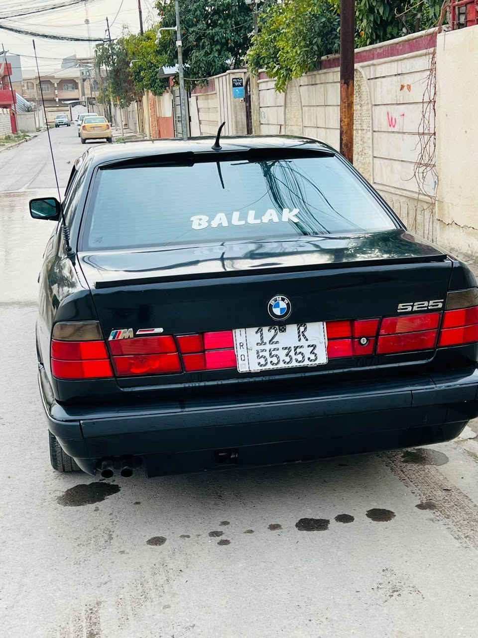 اسلام عليكم
525/موديل1991 
السياره بجم رفيع نضافه كدام العين سياره بيها جاملغ خلفي 
بجم رفيع عطر عريض
رقم نينوئ الماني شرط تحويل
تاير تكم كامل جديد
السياره وارد ياباني فول توماتيك عدا فتحت سقف 
مكينه 25كبس عدل المرغوب 
كير توماتيك شرط السياره لا صرف لا نفخ 
جهازه سعرها 58مجال بسيط تواصل
***********
***********
