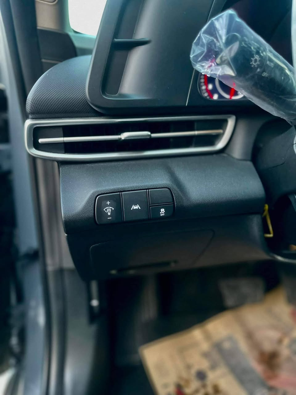 سلام عليكم عندي النترا موديل 2021 رقم أربيل سياره وارد أمريكي حادث جاملغ وربع البنيد مواصفات المعروفه السعر 160$ وبيه مجال  بس يساره الضربه البيه المعجون متفطر مثل ما موضح بل صوره.       الرقم  ***********
