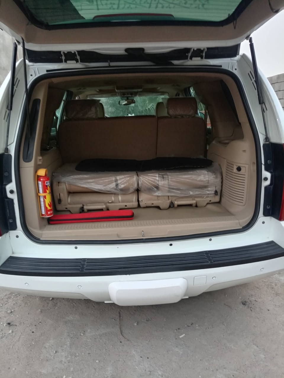 السلام عليكم من رخصة الادمن عندي تاهوخليجي 2008مكفول صبغ وتبديل مواصفات LTZفول ماشي 100مايل رقم بصره سنويه جديده رقم دولي جاهزمحرك كيراكسل حداديه شرط بوضع الوكاله سعر210 مكاني بصره زبير*********** الي يدورجديدهذا الجديدواصولي
