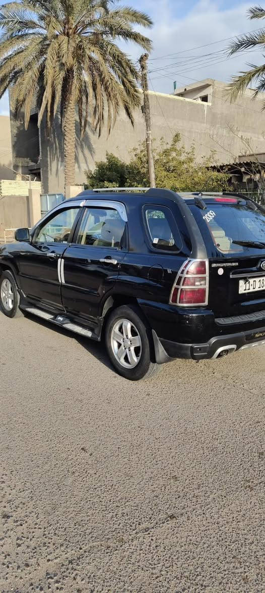 سبورتج 2009 للبيع 
وارد امريكي ضربتهة من امريكا بين البابتين 
محرك 6 سلندر 2700 
السيارة مصبوغة عام وبيهة تصليح بلقمارة 
كير مكينة تبريد خير من الله شغل وطلع وين متريد 
سعرهة 85 
مكاني بغداد الحرية 
 
***********
