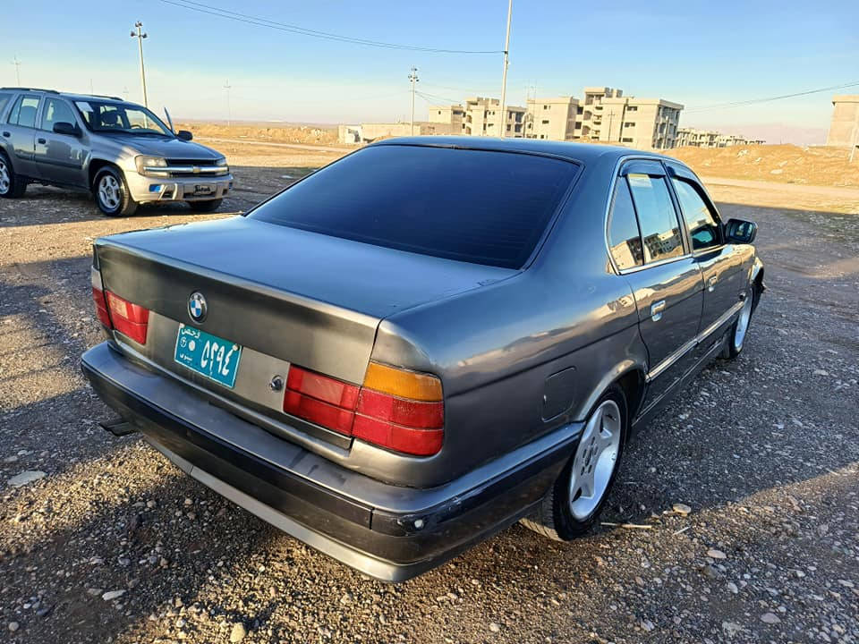 بی ئێم  مۆدێل 1990
مەکینە 525 کەپس 
گێڕومەکینەی بێ عەیب بەشەرت
پاوەرو کارەبایاتی مزبوت 
ئاڕم پلاستیک هەولێر 
ئاڕمو ئەوەلیات بەشەرت 
جام کارەبایی سڵایت 
لێدراوی قورسی نیە 
سعری 29 گەڵا شمشمل, السليمانية


**إذا كنت صاحب هذا الإعلان وتريد حذفه لأي سبب، رجاءا أرسل رسالة إلى الدعم الفني**