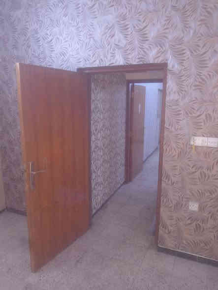 للبيع دار بناء 2015 موقع مميز جدا قريب الشارع العام البلديات حي التجار 72م  واجهة 5 النزال 14.5طابقين محتويات الدار الطابق الأرضي مكون من صالة كبيرة مطبخ منور ومخزن مع الخدمات الطابق الثاني منام 2 مع الخدمات علمآ بأن البيت فارغ  يصلح للاستثمار                                                            ⬇️⬇️⬇️⬇️⬇️⬇️⬇️⬇️⬇️⬇️⬇️⬇️⬇️⬇️⬇️⬇️     لمعرفة السعر اكتب رقم 1 بتعليقات يصلك برسالة لعرض وبيع وترويج وتعقيب عقاراتكم يرجى المراسلة ع صفحة المكتب أو مراسله واتساب ع أرقام المكتب *********** ابو عبدالله 📞***********ابوسلام  عنوان المكتب البلديات شارع المصرف مجاور صيدلية نبع العسل ونكون في خدمتكم والتوفيق للجميع أن شاء الله
