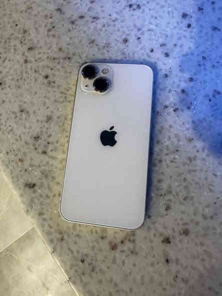 السلام عليكم ايفون 13 عادي الجهاز كلش نضيف ماستر وبعده بضمان ويا كارتونه ذاكره128 بطاريه 99  مكان بابل محاويل ***********
