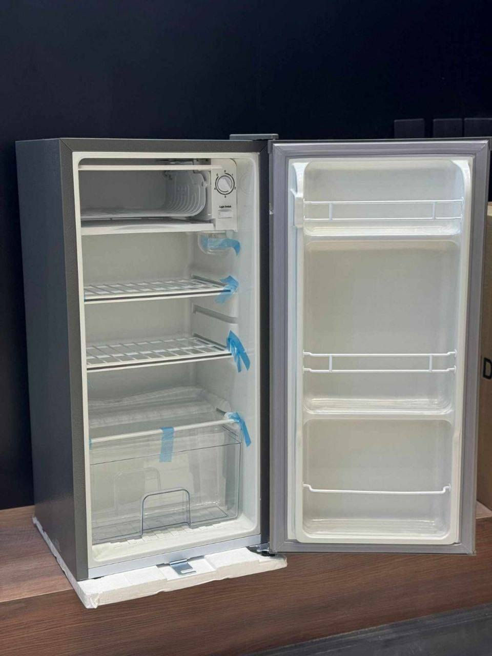 تدور على ثلاجة صغيرة، عملية، وسعرها يناسب ميزانيتك؟
وصلت!
🧊 ثلاجة جنرال سلفر – 5 قدم
💰 بسعر 180 دينار فقط!

 راسلنا ا 📦 راح يكون توصيل لبيتك وين متكون 

📏 ارتفاع 80 سم × عرض 40 سم × عمق 40 سم

مثالية للمكاتب، غرف النوم، أو حتى السكن الطلابي.

⏳ الكمية محدودة جداً🌹توصيل بغداد مجاني محافظات 15
ح


**إذا كنت صاحب هذا الإعلان وتريد حذفه لأي سبب، رجاءا أرسل رسالة إلى الدعم الفني**