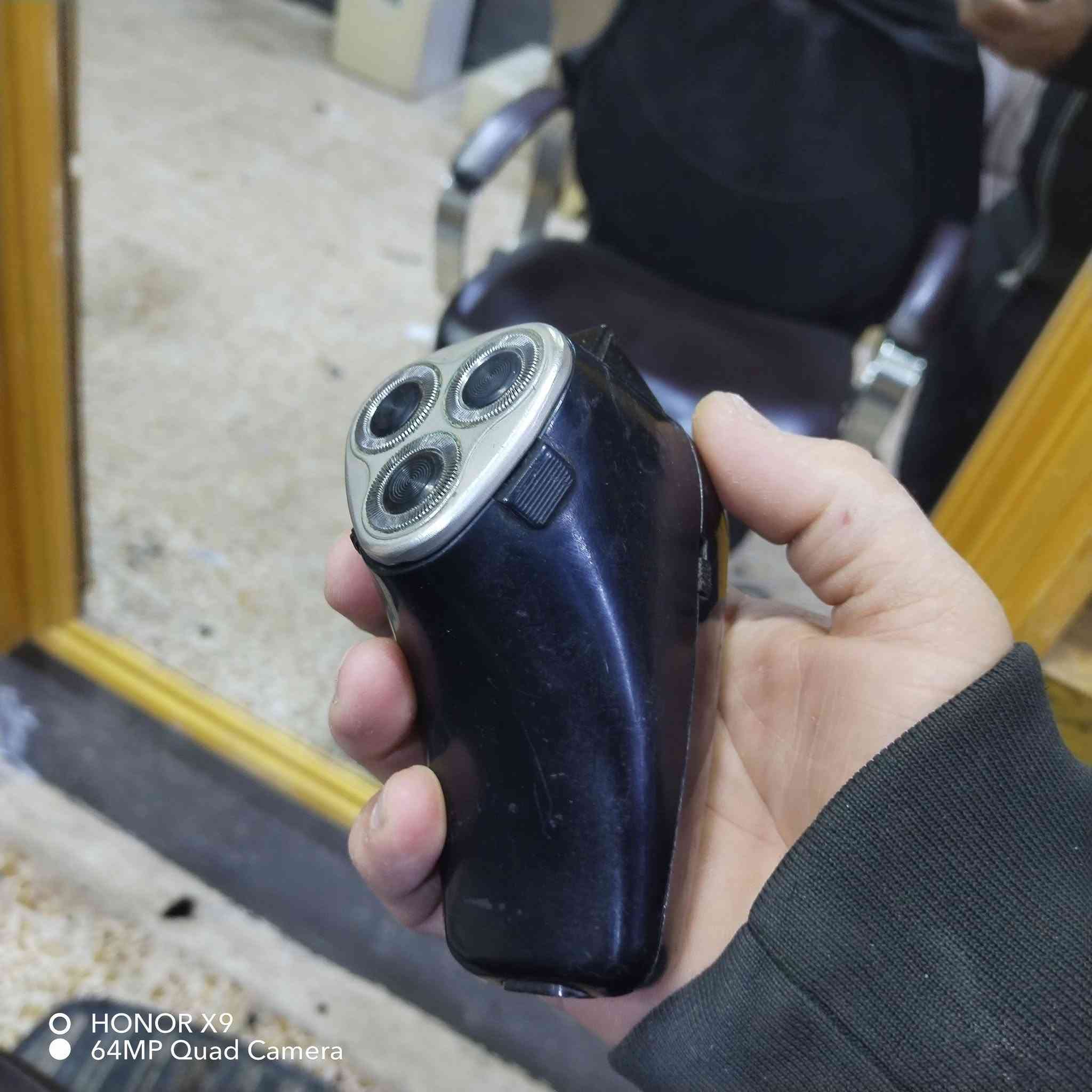 فقط الازرق كارتونها تعبانه نضيفات فول
+9647747828706
***********
 مكاني ايسر
