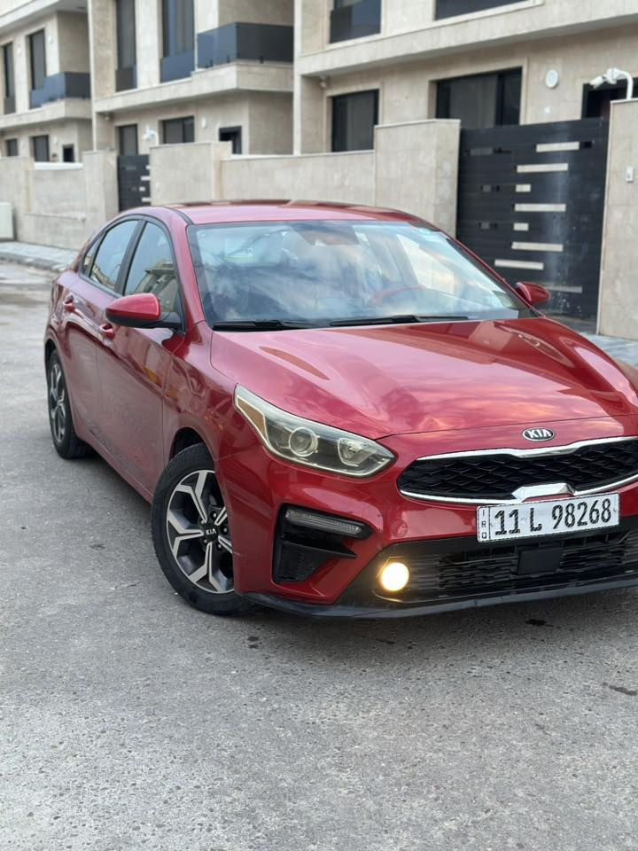 السلام عليكم ورحمة الله وبركاته 
للبيع فورتي ٢٠١٩ رقم بغداد
اللون احمر دم الغزال
السيارة ماشية ٨٧ الف فقط
كلش كلش كلش نظيفة وجديدة
مكينة دوش الفين 
وكير ATM گير ايتي مو سيفتي!
صدر جديد ماكو طسة
تبريد ثلج دهن ومي راديتر كله اصلي
داخل احمر دوشمة جديدة تايرات جدد 
الضرر قطعة وحدة فقط جاملغ ايمن مصبوغ باقي السيارة كفالة من الصبغ
ملاحظة السيارة كلش مداريها ادامتها كاملة حتى دسكات بريك جدد ومعتني بيها والصور جدد وواضحات 
السعر ١٣٠ ورقة وبيها مجال بسيط رجاءاً ماريد احد يقارنها ويا اي سيارة مهجومة وراكضة واهمشي الكير AT 
مكاني بغداد حي الحسين او الكرادة
***********
