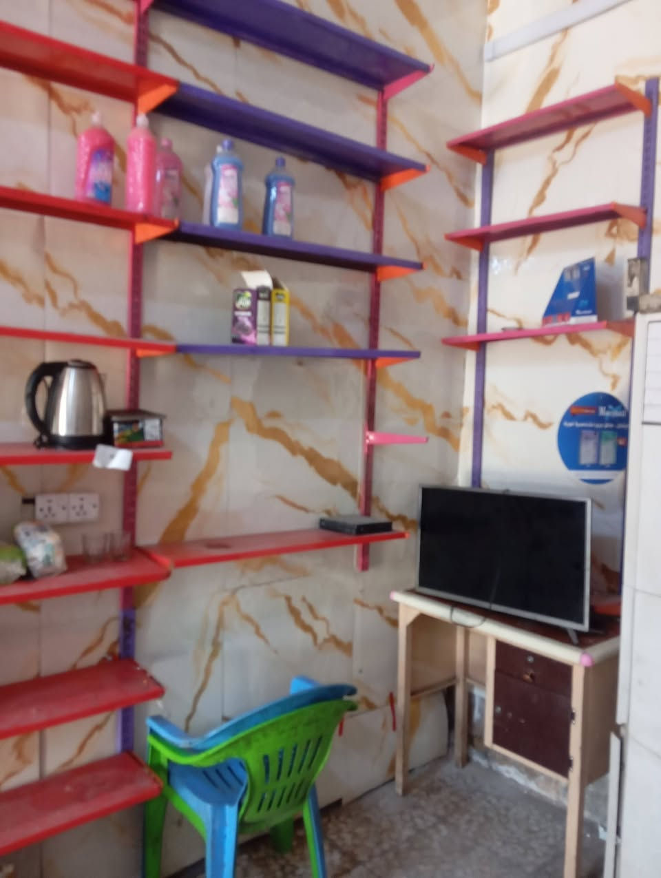 رفوف حديد للبيع 75 متر مع سله جبس المكان مدينه الصدر للاستفسار *********** وات ساب
