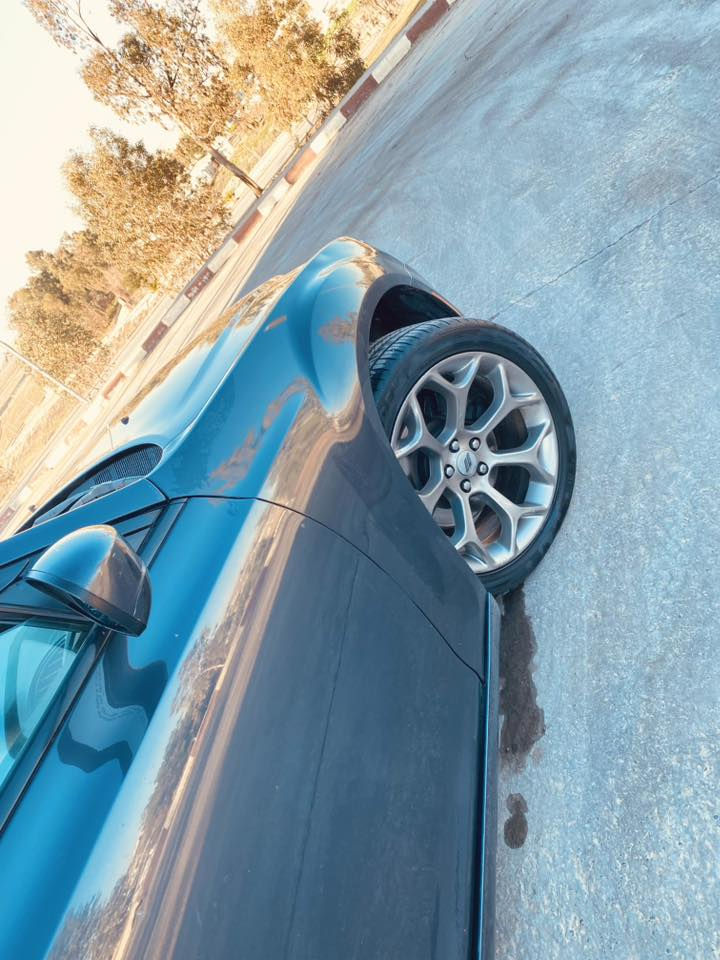 السلام عليكم اوباما 2015
فورويل فول بدون بانوراما
شفتات استيرن كشنات تدفئة سستم صوت b
سيارة بيها 5 قطع صبغ 
جاهزه من كلشي 
بسمي رقم دهوك طخم تاير وويل عشرين جديد
كير محرك شرط .. السعر 175 وبيها مجال بيع ومراوس حسب القناعه
***********
***********
