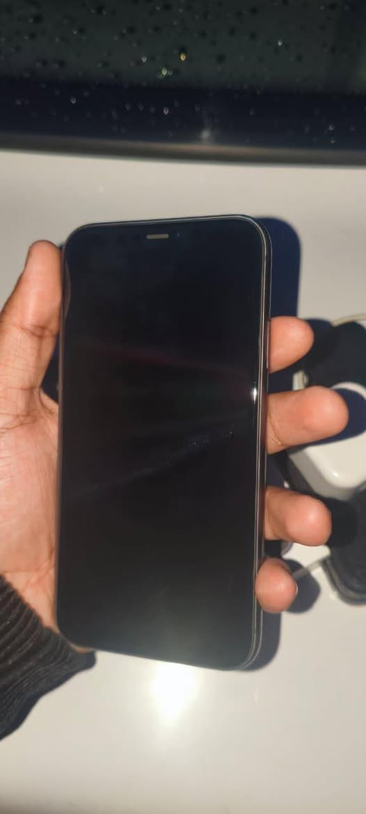 سلام عليكم
للبيع أو المراوس أيفون 11 
ذاكره 128 الجهاز نضيف جداً الشاشه شخط واحد مابيها ملحقاته كامله و اصليه شاحنه الاصليه سريعه كلش محدث على آخر تحديث 26.3.1
بطاريه ٧٨ صرف طبيعي  مايصرف شحن ابد   صرف طبيعي الله شاهد 
ما مفتوح ولا امبدل بي أي شي ولا داخل صيانه ابد. كله شغال فيس إيدي شغال 
كامرات حلوه و واضحات   مامغوشات
الله شاهد جهازي أني اشتريته 2023 جديد من كلمات المصطفى 
مكاني كربلاء حي الوفاء


**إذا كنت صاحب هذا الإعلان وتريد حذفه لأي سبب، رجاءا أرسل رسالة إلى الدعم الفني**